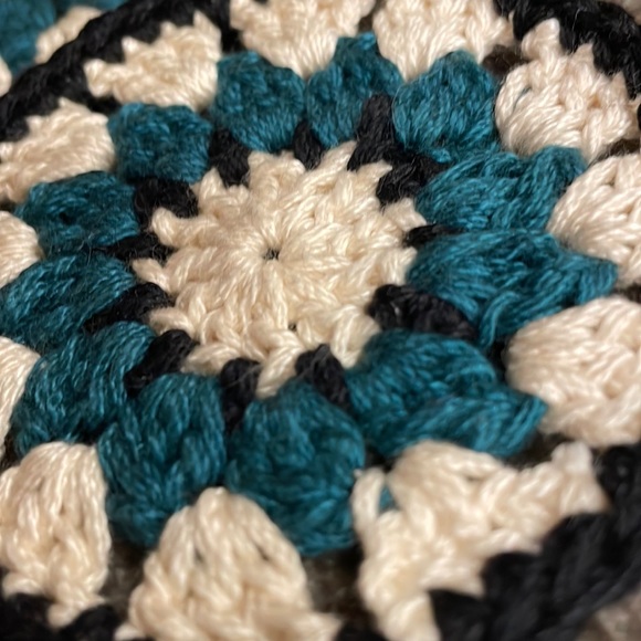 4 Crochet Coasters Hand Crafted - Set of 4 - 100% Cotton - Made by Seller - Picture 6 of 10